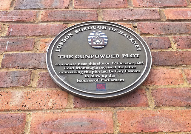 Brown plaque № 7456 - The Gunpowder Plot  In a house near this site on 12 October 1605  Lord Monteagle received the letter unmasking the plot led by Guy Fawkes to blow up the Houses of Parliament