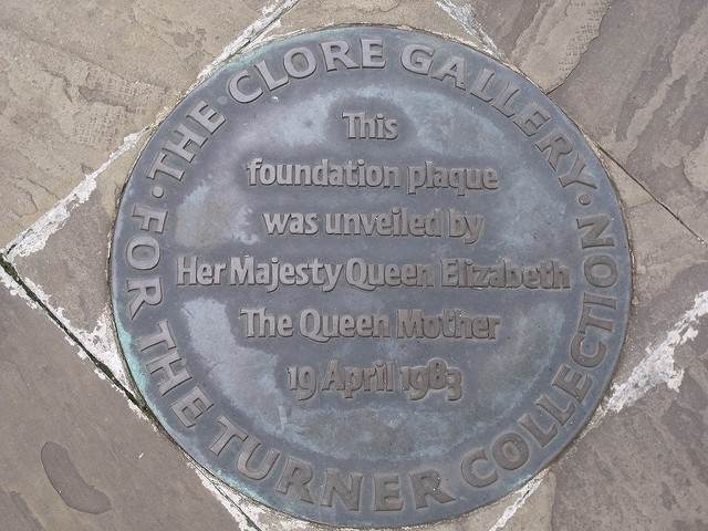 The Clore Gallery bronze plaque - The Clore Gallery  For the Turner Collection  This foundation plaque was unveiled by  Her Majesty Queen Elizabeth   The Queen Mother  19th April 1983