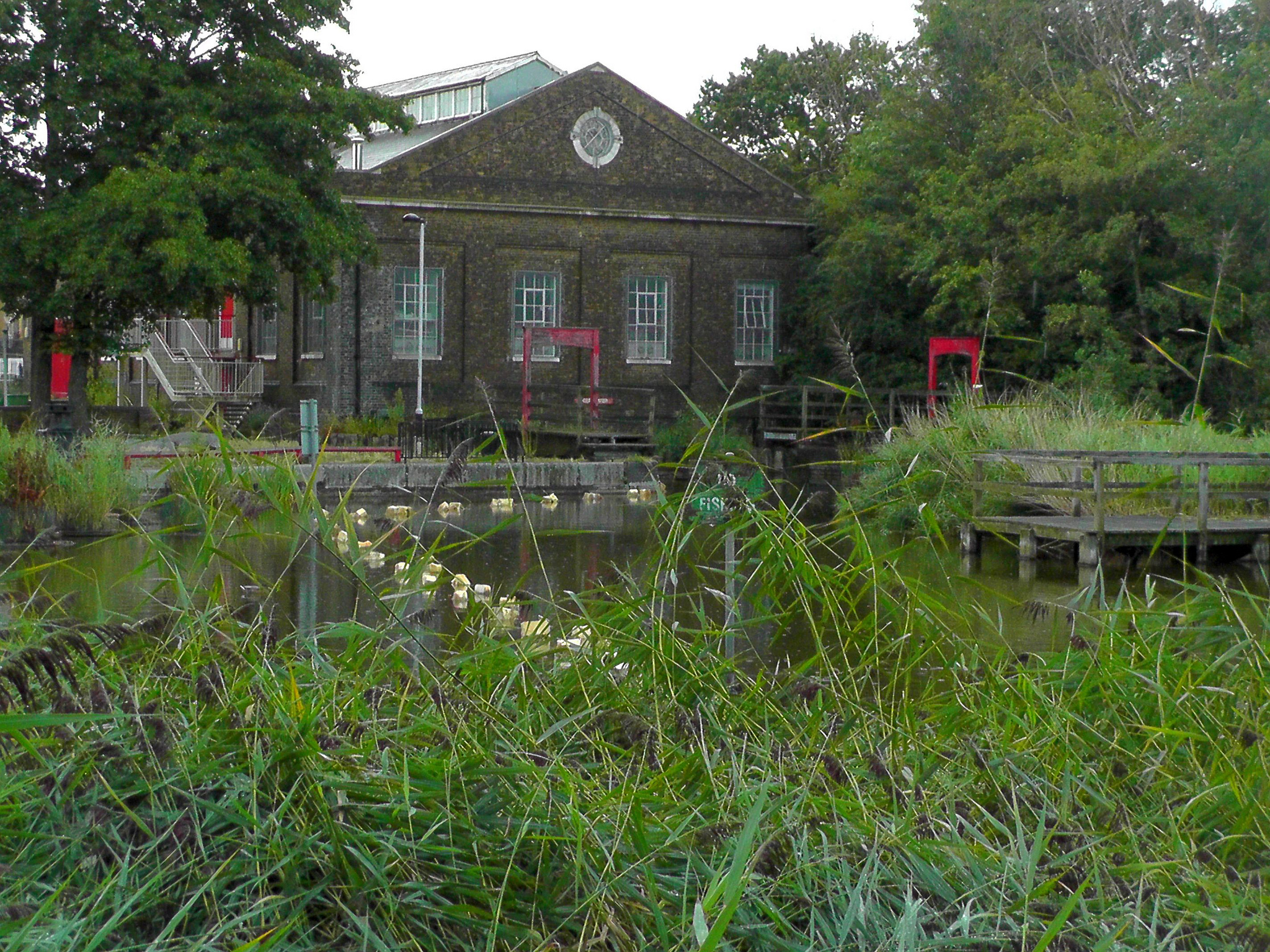 Blue plaque № 11310 - The Pumphouse Educational Trust  Heritage Museum and Nature Reserve  Outstanding services to schools, older and young people from 1989