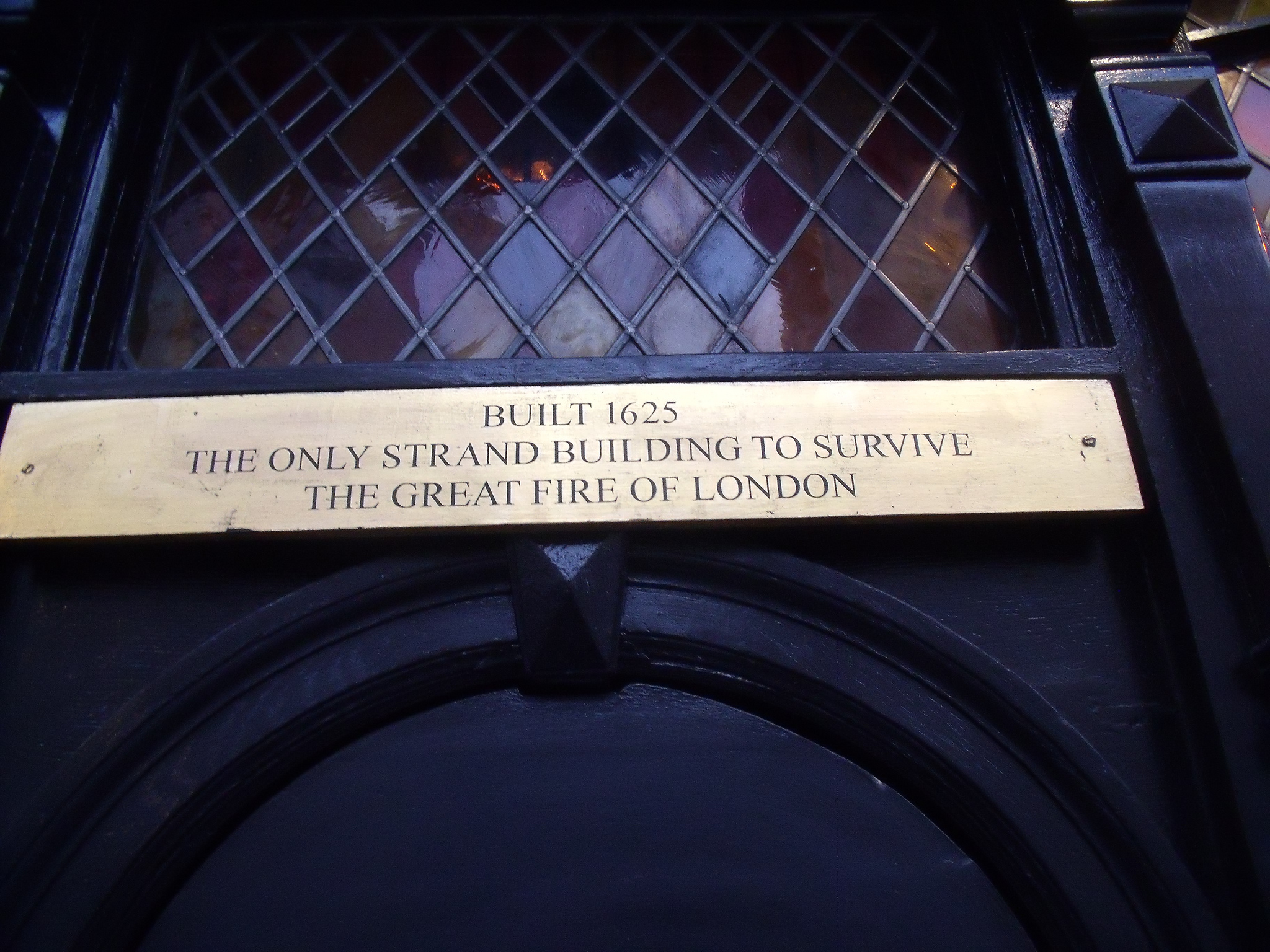 plaque № 11603 - Built 1625  The only Strand building to survive the great fire of London