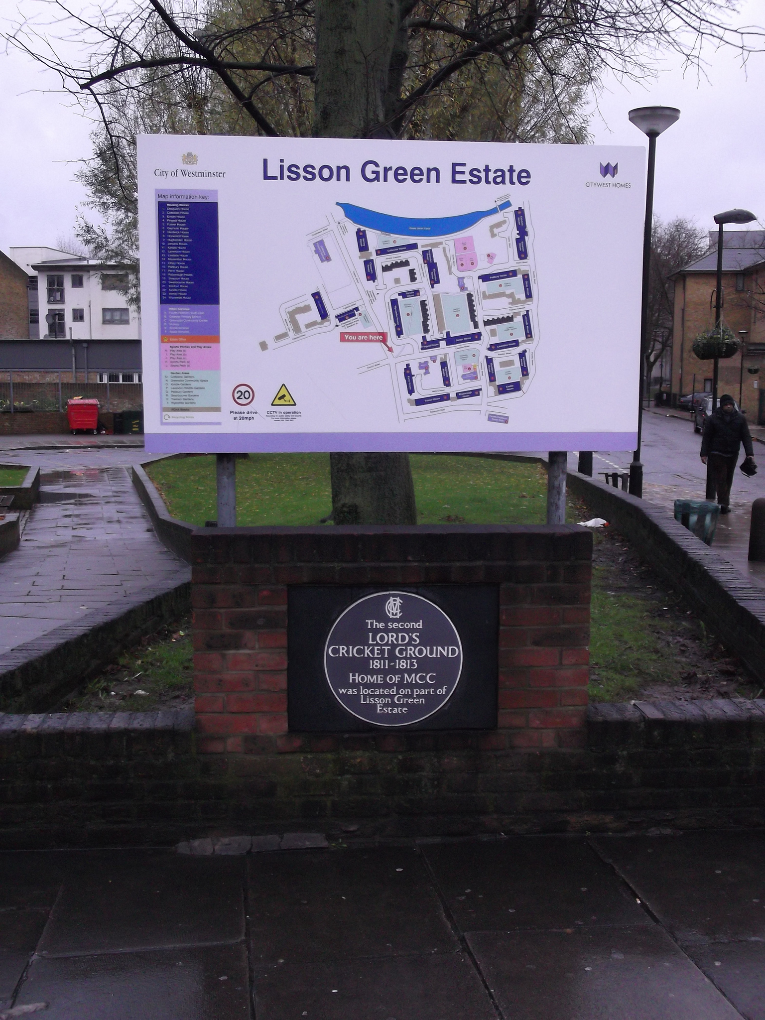 Blue plaque № 11854 - The second Lord's cricket ground 1811-1813 Home of the MCC was located on part of Lisson Green Estate