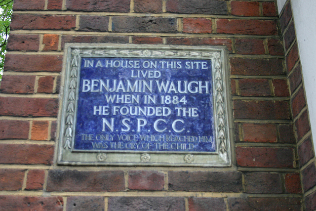 Benjamin Waugh blue plaque - In a house on this site  lived  Benjamin Waugh  when in 1884  he founded the   N.S.P.C.C.  