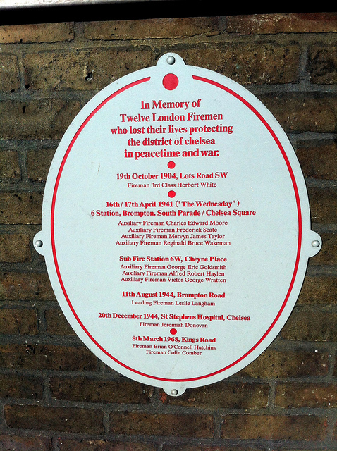 White plaque № 5388 - In memory of Twelve London Firemen who lost their lives protecting the district of Chelsea in peacetime and war.