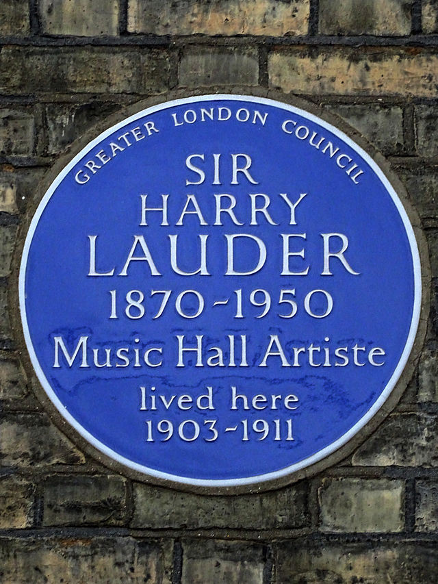 Harry Lauder blue plaque - Sir Harry Lauder 1870-1950 music hall artiste lived here 1903-1911