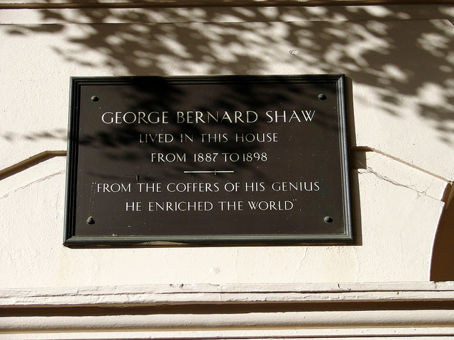 George Bernard Shaw black plaque - George Bernard Shaw lived in this house from 1887-1898 'from the coffers of his genius he enriched the world'