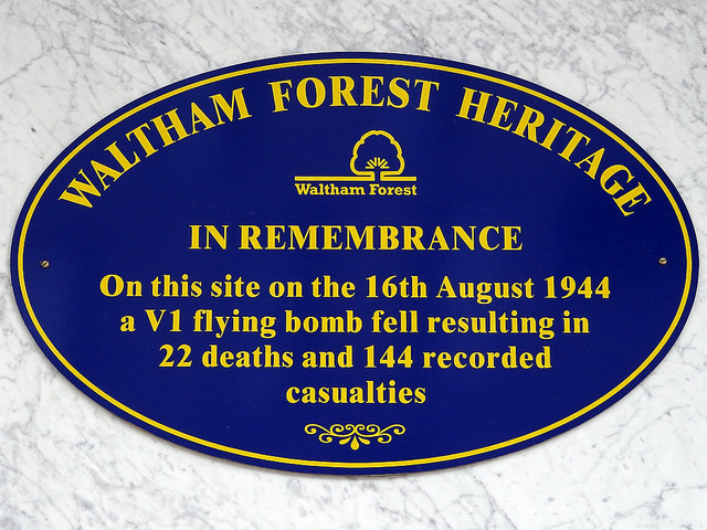 Blue plaque № 41334 - In Remembrance   On this site on the 16th August 1944 a V1 flying bomb fell resulting in 22 deaths and 144 recorded casualties