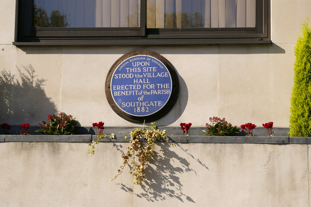 Blue plaque № 6480 - Upon  this site  stood the village  hall  erected for the   benefit of the Parish  of  Southgate  1882