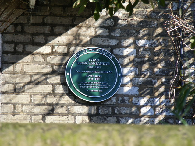 Edwin Duncan Sandys green plaque - Lord Duncan-Sandys 1908-1987 politician and statesman lived here 1945-1986