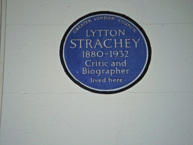 Lytton Strachey blue plaque - Lytton Strachey 1880-1932 critic and biographer lived here