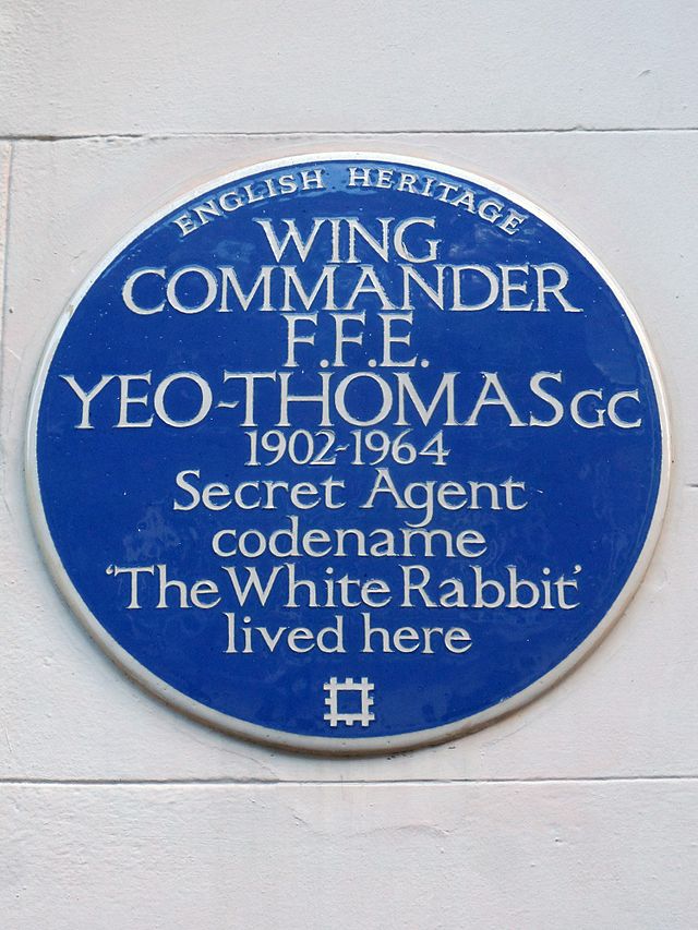 F. F. E. Yeo-Thomas blue plaque - Wing Commander F. F. E. Yeo-Thomas GC  1902-1964 secret agent codename 