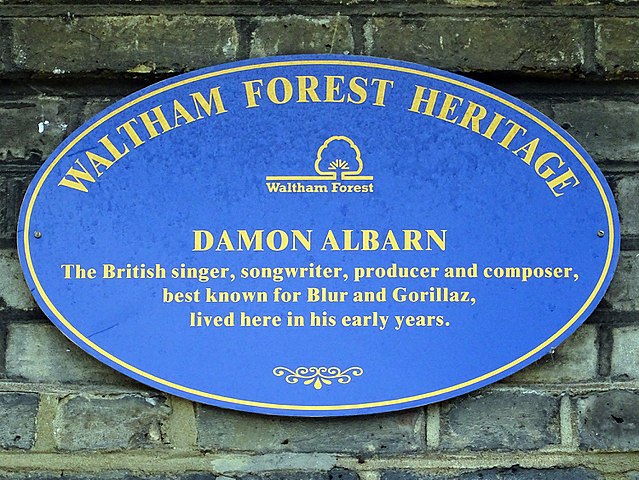 Blue plaque № 43800 - Damon Albarn The British singer, songwriter, producer and composer, best known for Blur and Gorillaz, lived here in his early years.