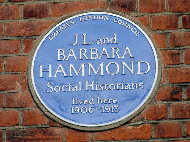 John Lawrence Hammond and Barbara Hammond blue plaque - J. L. Hammond and Barbara Hammond social historians lived here 1906-1913