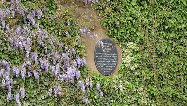 Stone plaque № 31019 - This stone commemorates Sir Arthur Crosfield of Witanhurst 1865-1938 who led the campaign between 1918 and 1925 to preserve the Kenwood estate from development. His heroic work in raising funds and in persuading others to support & contribute to his cause helped to save Kenwood and make it a source of inspiration and delight for future generations.