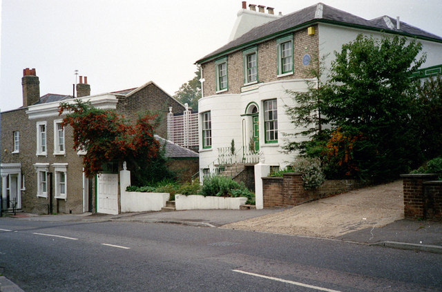 William IV and Dorothea Jordan blue plaque - Ashberry Cottage. Here lived William, Duke of Clarence later King William IV and Mrs Dorothea Jordan actress