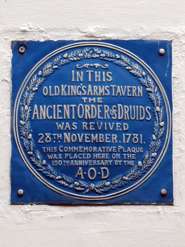 Blue plaque № 9156 - In this old King's Arms Tavern the Ancient Order of Druids was revived 28th November 1781. This commemorative plaque was placed here on the 150th anniversary by the A. O. D.