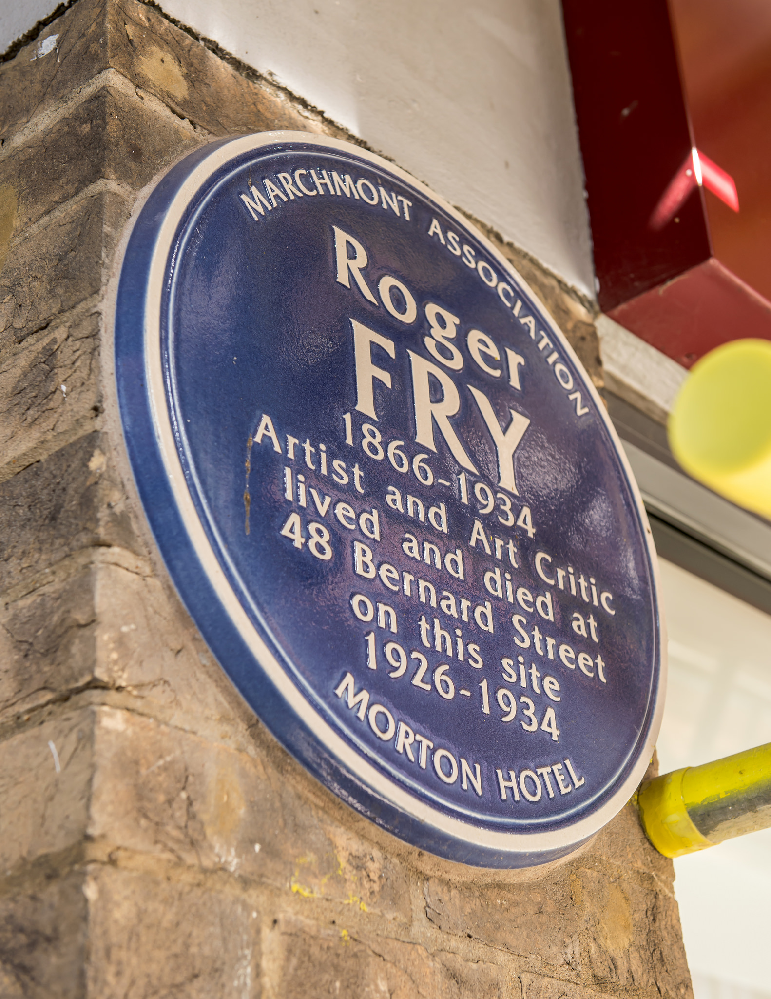 Roger Fry blue plaque - Roger Fry 1866 - 1934 Artist and Art Critic lived and died at 48 Bernard Street on this site 1926 - 1934  Morton Hotel