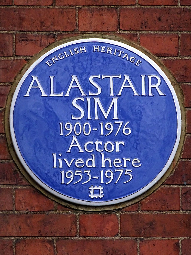 Alastair Sim blue plaque - Alastair Sim 1900-1976 actor lived here 1953-1975