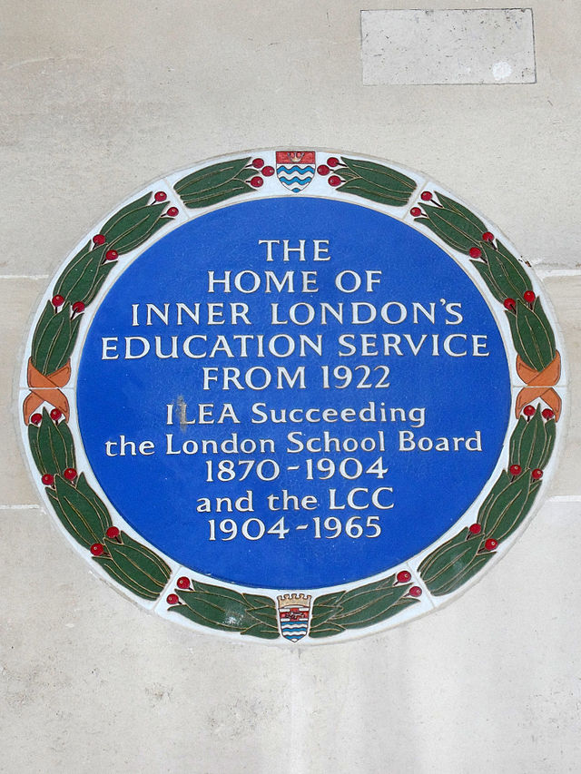 Inner London Education Authority blue plaque - The home of Inner London's Education Service from 1922 ILEA succeeding the London School Board 1870-1904 and the LCC 1904-1965