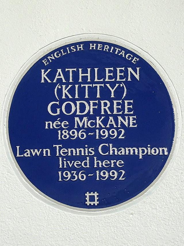 Kathleen Godfree blue plaque - Kathleen ('Kitty') Godfree née McKane 1898-1992 Lawn Tennis Champion lived here 1936-1992