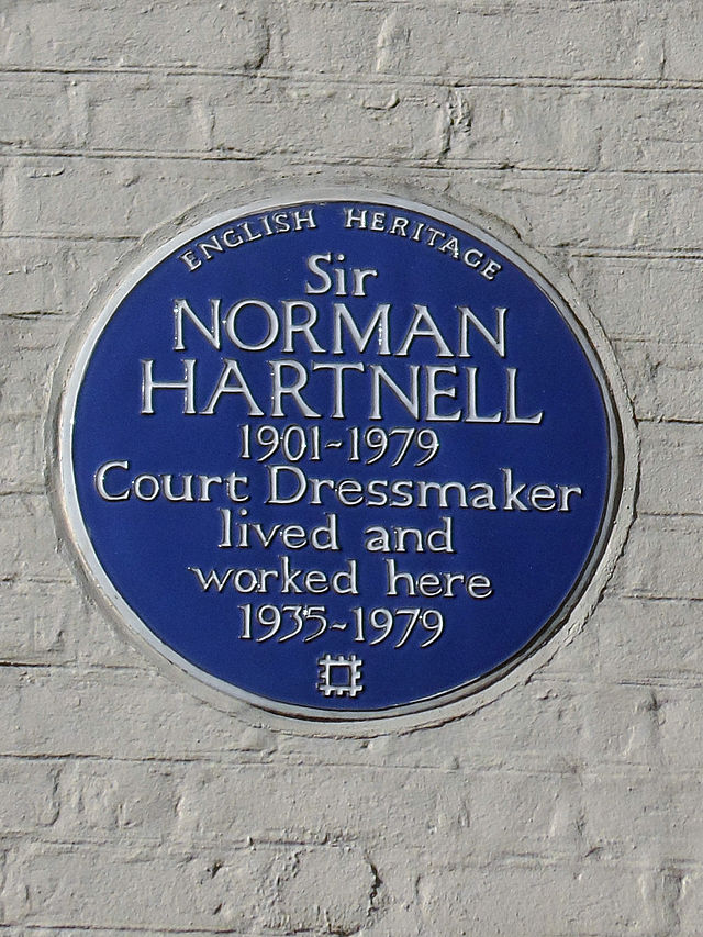 Norman Hartnell blue plaque - Sir Norman Hartnell 1901-1979 Court Dressmaker lived and worked here 1935-1979