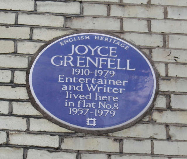 Joyce Grenfell blue plaque - Joyce Grenfell (1910-1979) entertainer and writer lived here in flat no.8 1957-1979