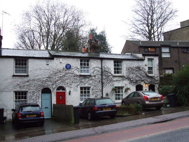 Peter Sellers blue plaque - Peter Sellers  1925-1980  Goon and comic actor  lived here  1936-1940