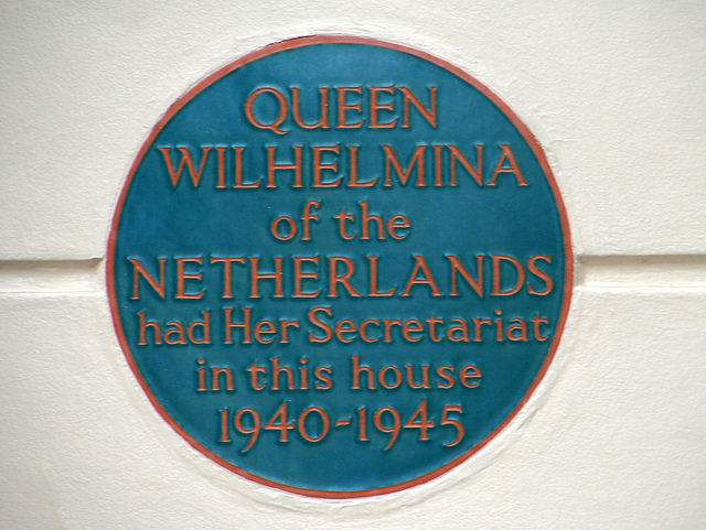 Wilhelmina blue plaque - Queen Wilhelmina of the Netherlands had Her Secretariat in this house 1940-1945